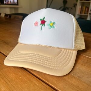 Floral Embroidered Trucker Hat- White and Tan